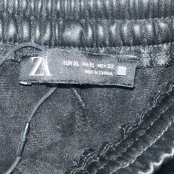 Zara Black Faux Leather Sweatpants with Elastic Waistband and Cuffs - Picture 4 of 4